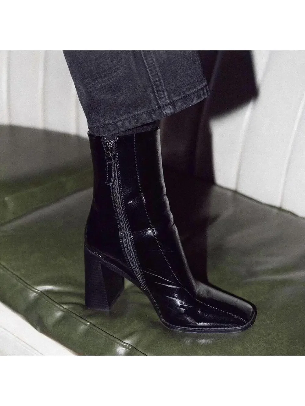 Princess Polly Kia‎ Boots Black Patent Square Toe Block Heel Ankle Boots Size 8